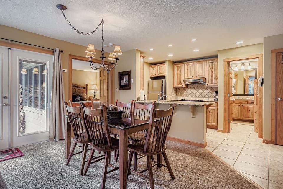 Condo, 1 Bedroom | Dining