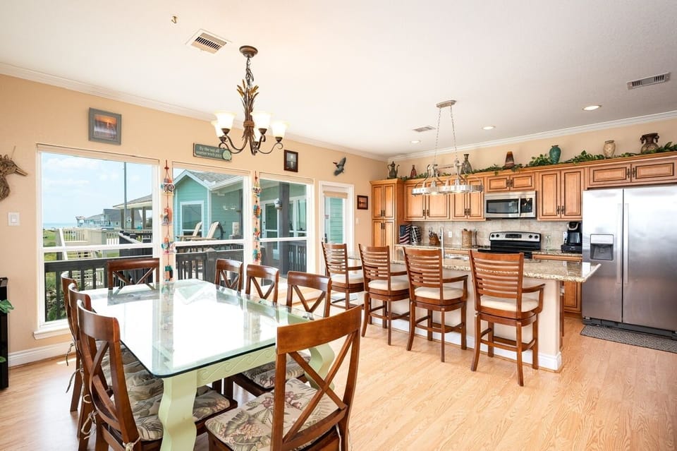 House, 6 Bedrooms | Dining