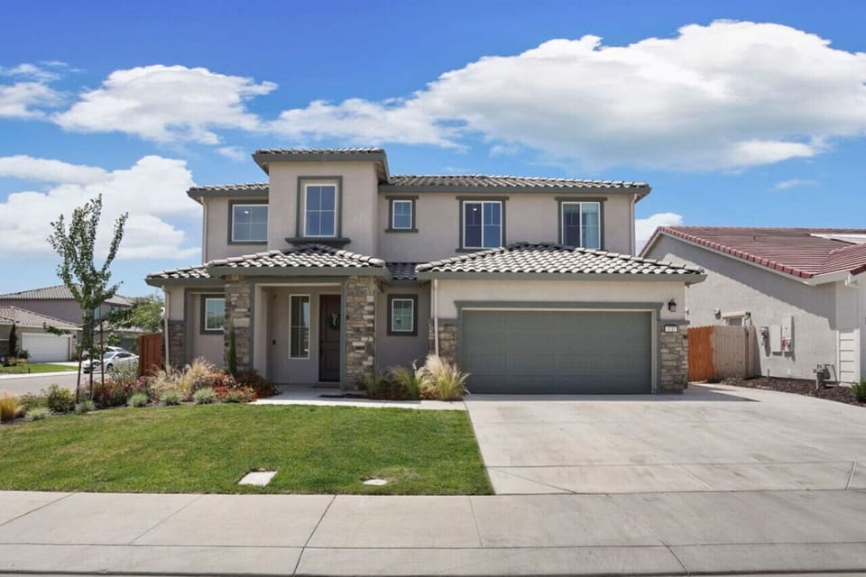 Huge house in a quiet and safe neighborhood.