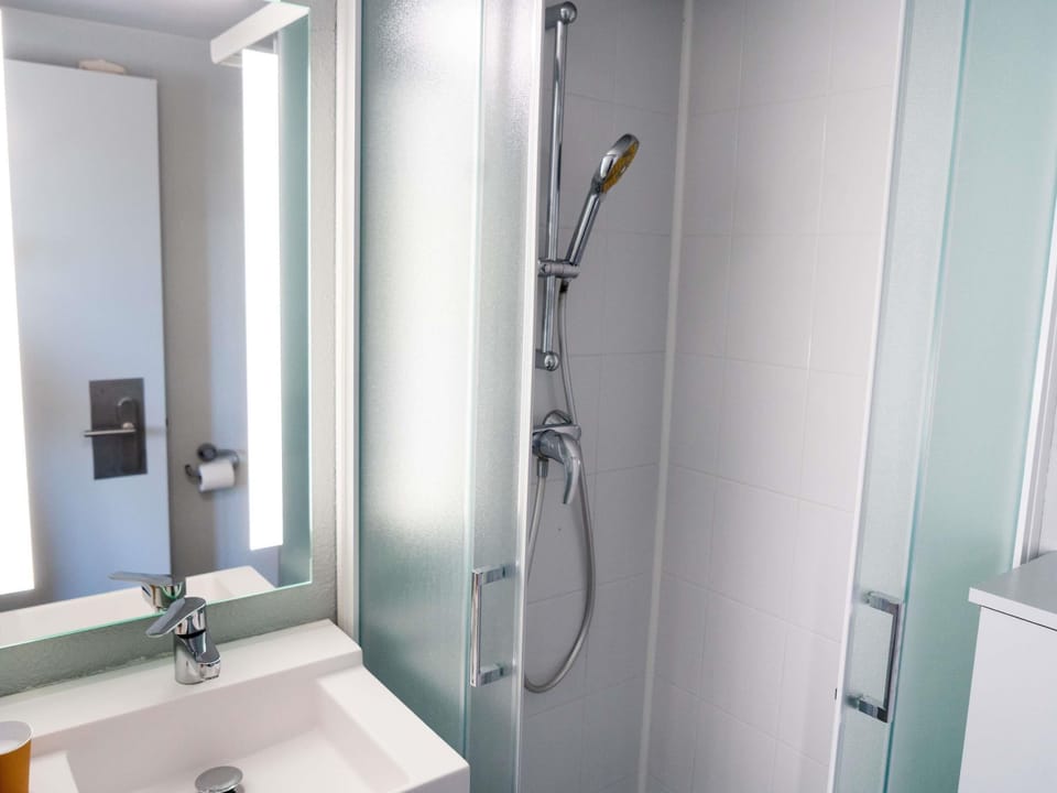 Room, 2 Twin Beds | Soundproofing