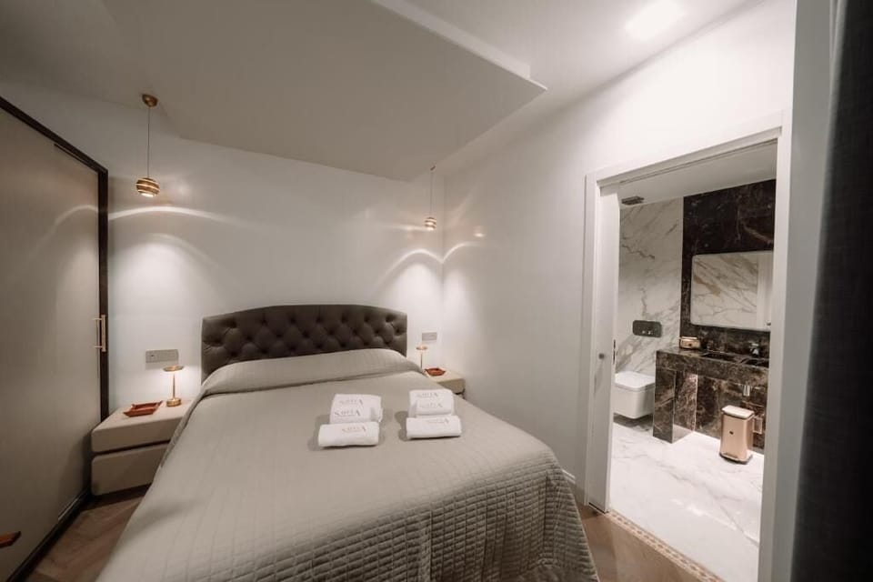 Comfort Double Room, Balcony, Courtyard View | In-room safe, blackout drapes, soundproofing