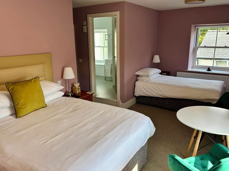 Family Triple Room | Laptop workspace, free WiFi