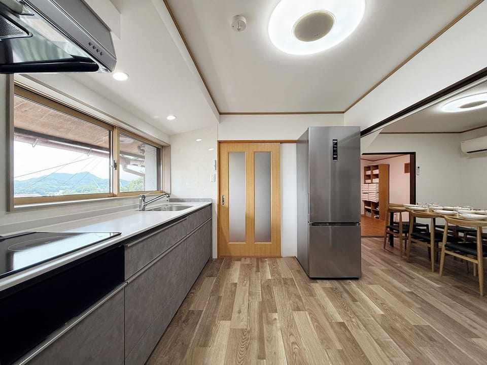 Panoramic House, Balcony, Hill View | Private kitchen | Electric kettle