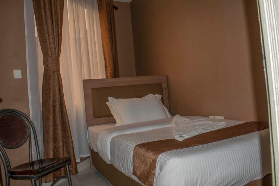Deluxe Single Room, Garden View | Free WiFi, bed sheets