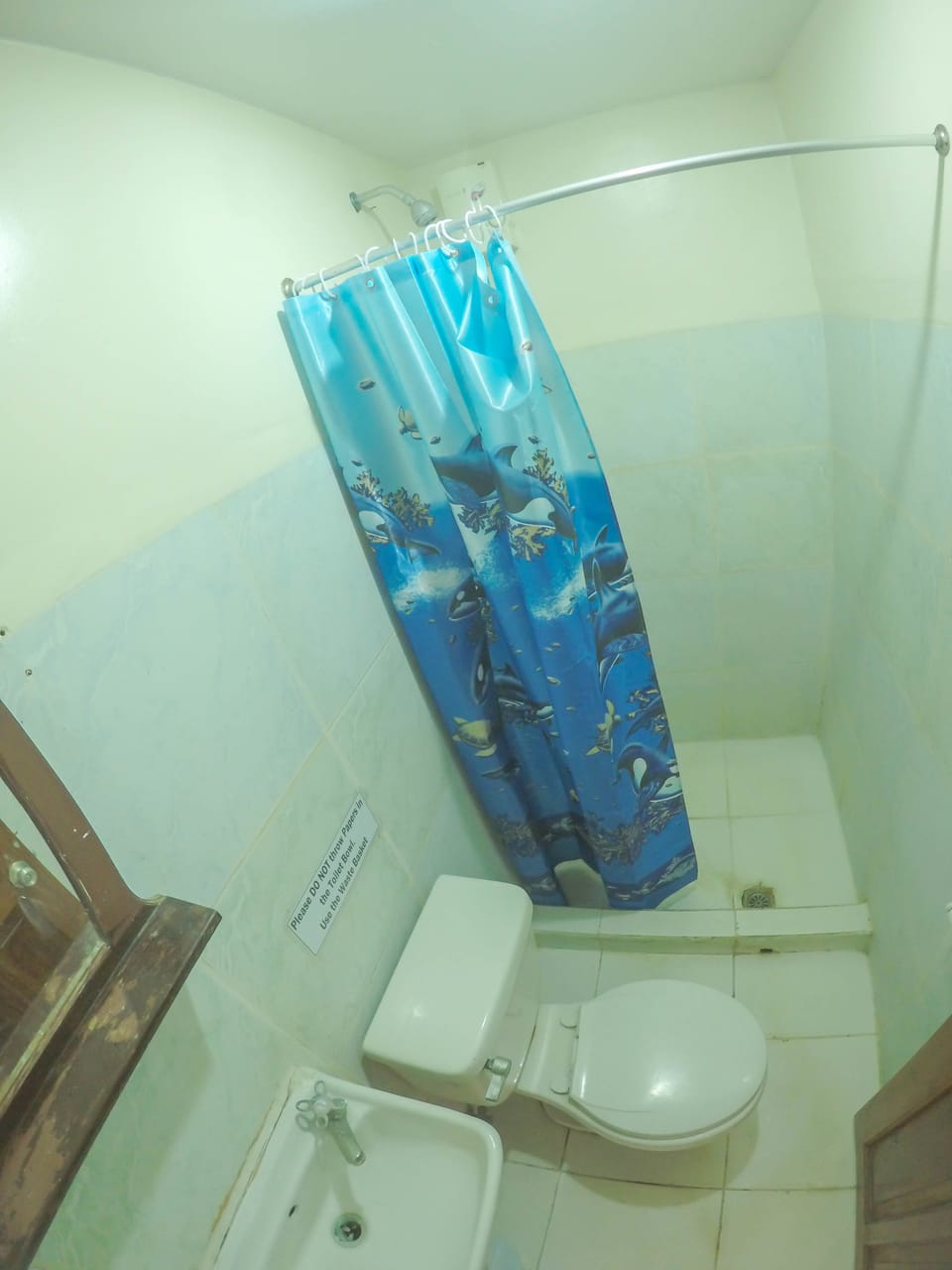 Standard Room | Bathroom | Free toiletries, towels