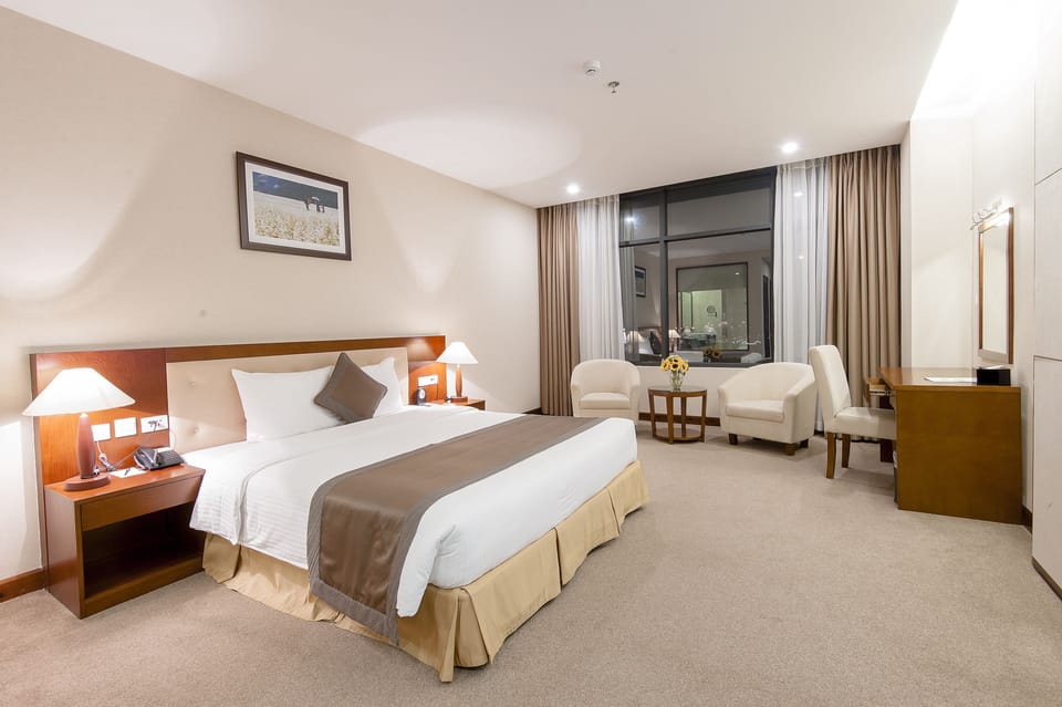 Deluxe Double Room | Minibar, in-room safe, desk, free WiFi