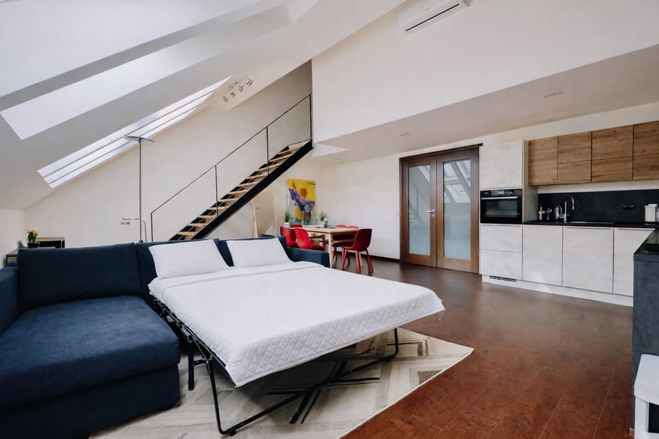 Luxury Apartment, Lanai, City View | Iron/ironing board, free cribs/infant beds, free WiFi, bed sheets