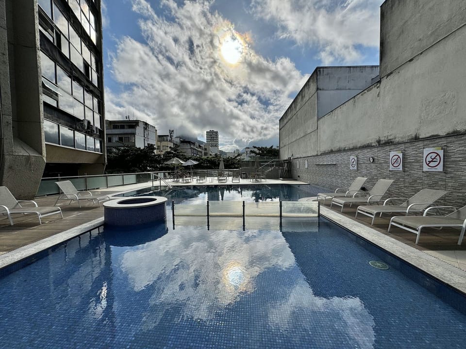 Hot Tub,Swimming pool