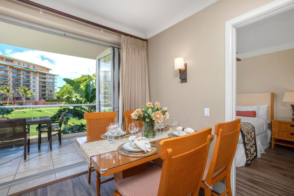 From morning coffee to sunset dinners, this space has it all HKH-238