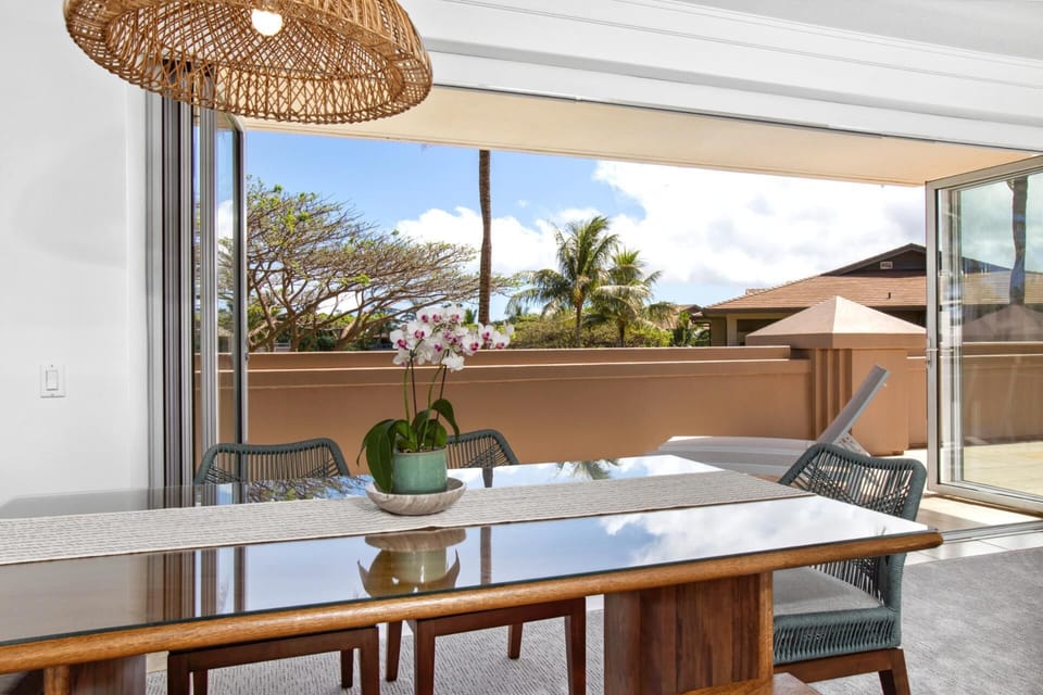 Island breeze, orchid bloom, and sunlit dining, peaceful paradise retreat HKH-236