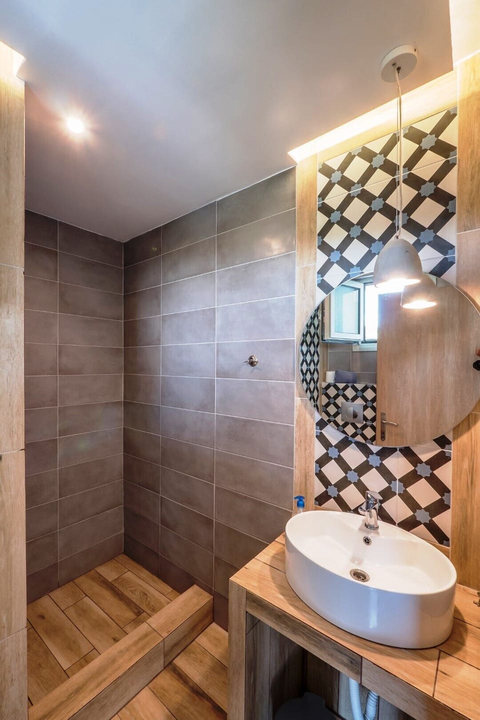 Bathroom shower