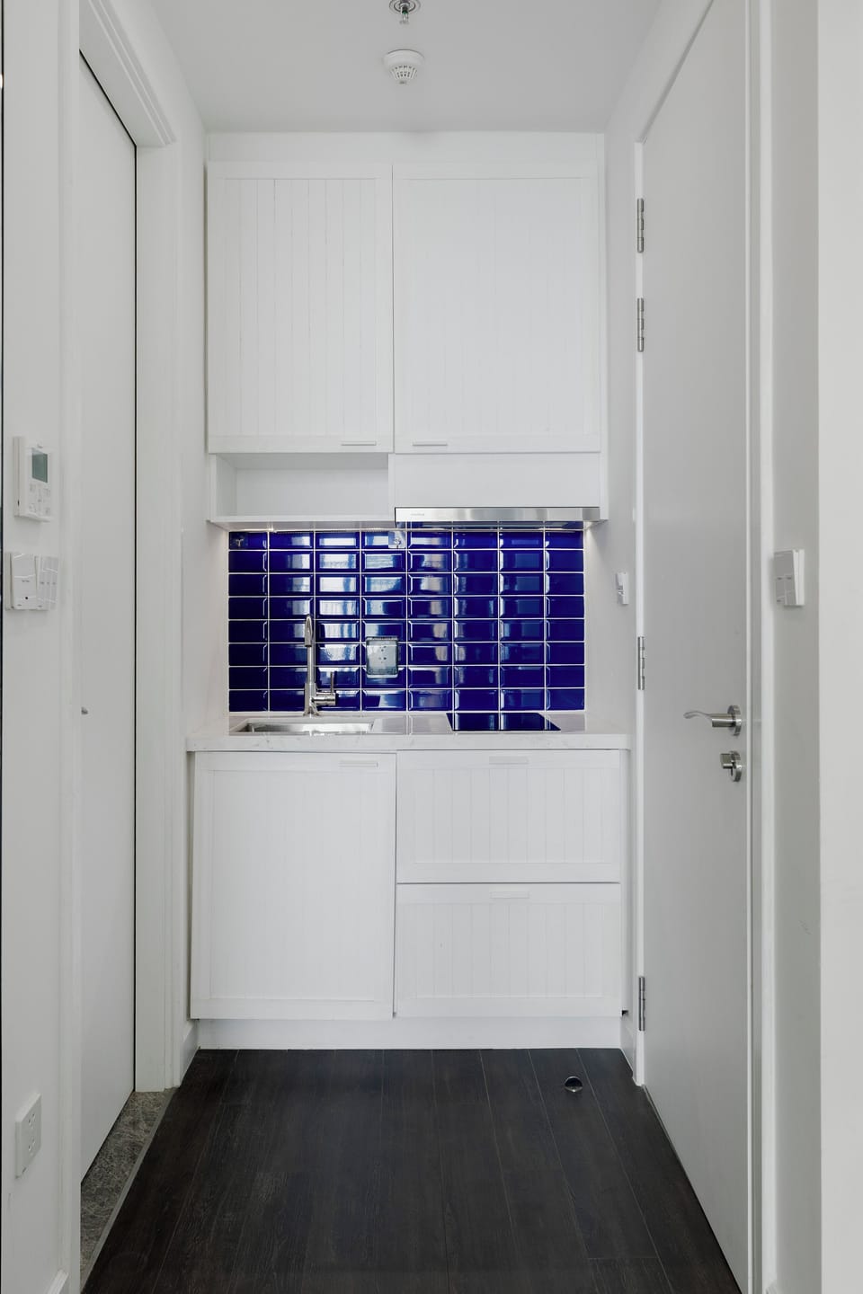 Family Apartment | Minibar, desk, laptop workspace, soundproofing
