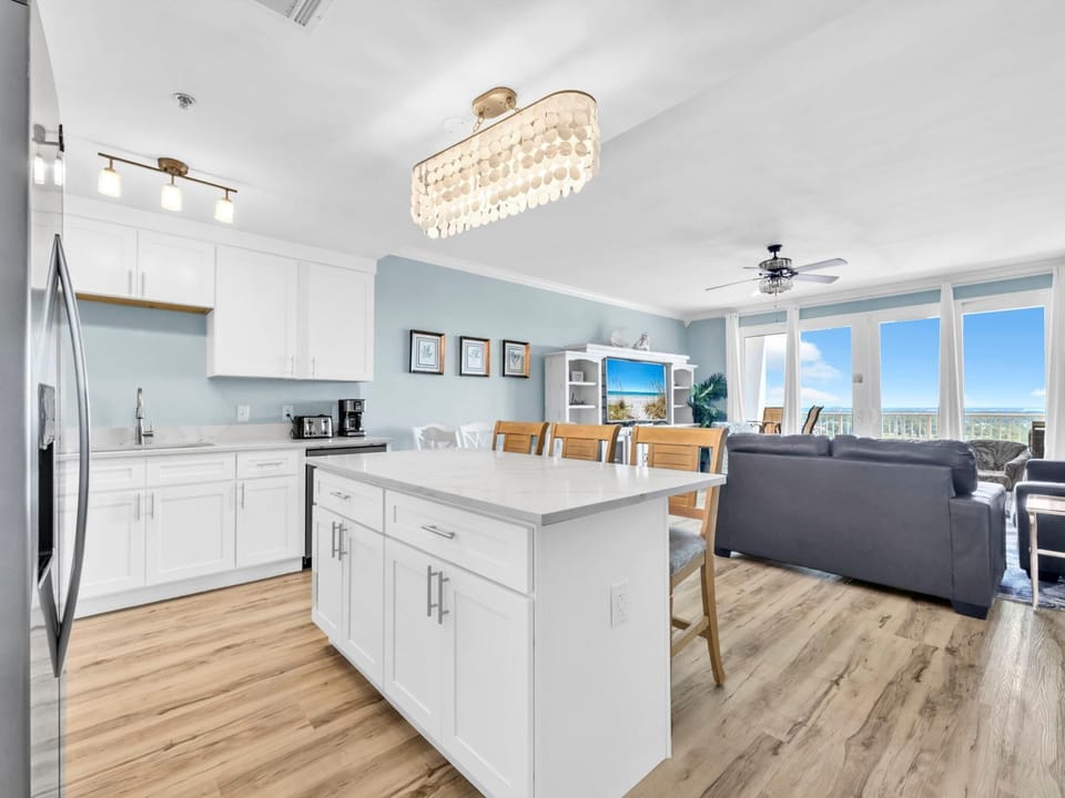 Condo, Multiple Beds (Laketown Wharf 1933) | Interior