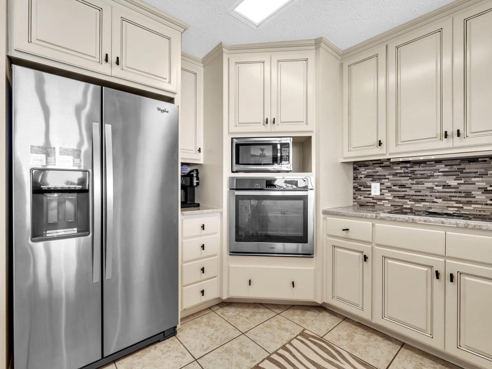Condo, Multiple Beds (Hidden Dunes 704) | Private kitchen | Oven, toaster