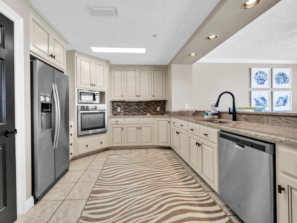Condo, Multiple Beds (Hidden Dunes 704) | Private kitchen | Oven, toaster