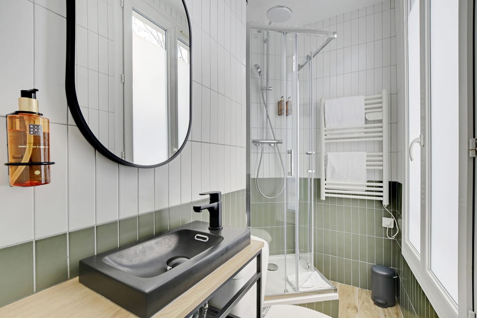 Shower, eco-friendly toiletries, hair dryer, towels