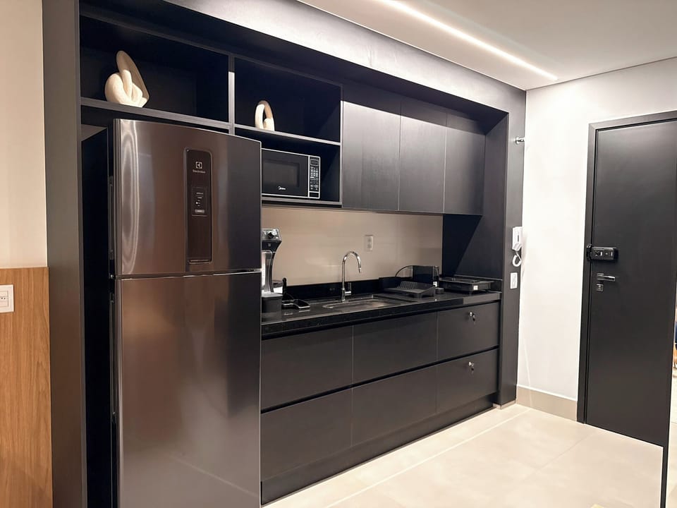 Deluxe Apartment, Balcony, City View | Private kitchen