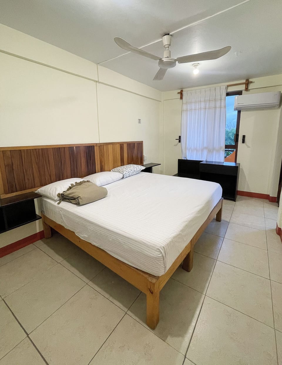 Basic Double Room, 1 King Bed, Non Smoking | Free WiFi
