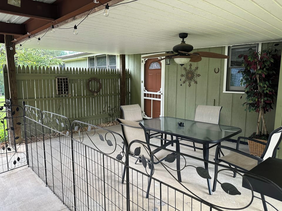 Outdoor dining