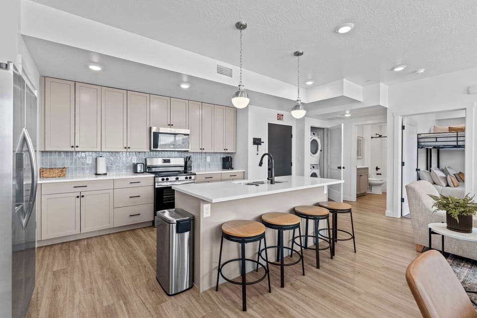 Condo, Multiple Beds, Kitchen, Mountain View (Terra Vista) | Private kitchen | Fridge, microwave, oven, stovetop