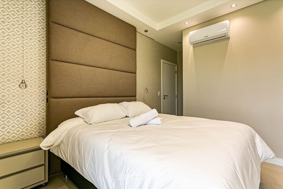 Basic Apartment | 3 bedrooms, desk