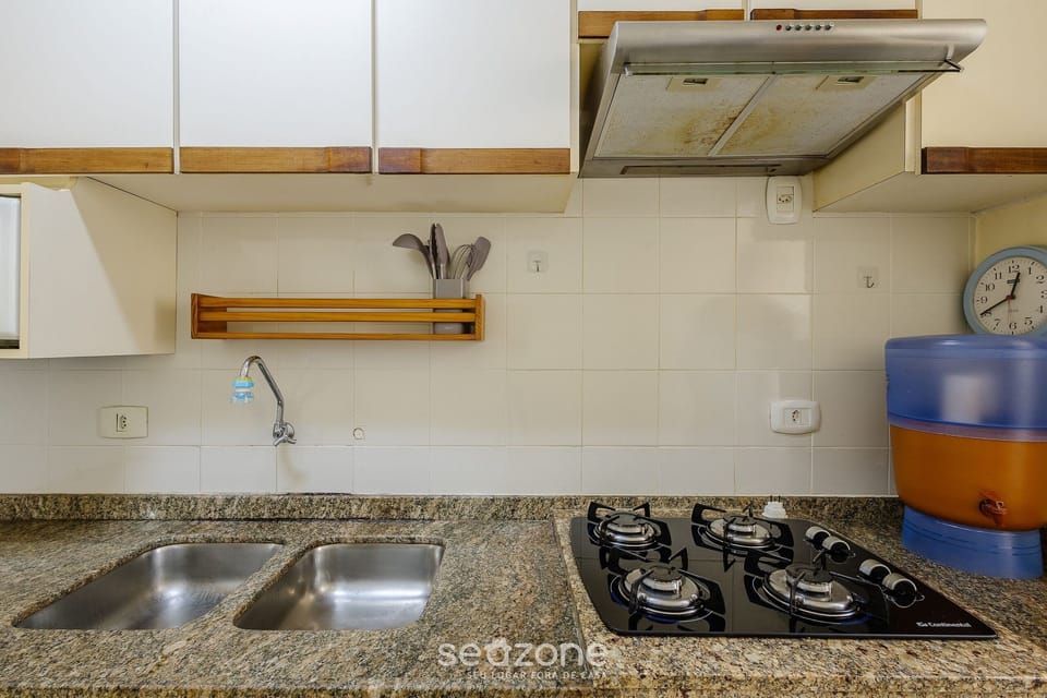Basic Apartment | Private kitchen | Cookware/dishes/utensils
