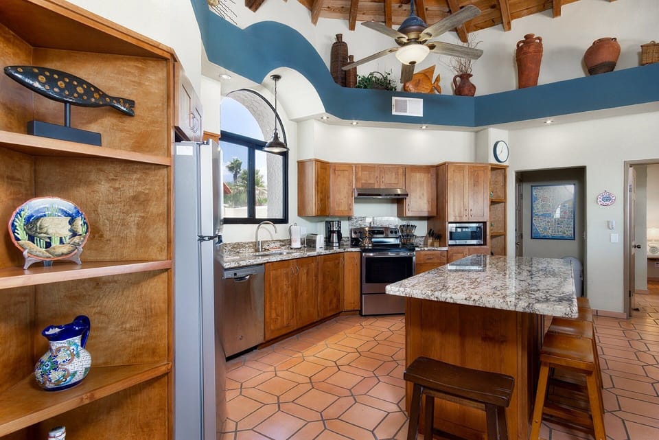 House, Multiple Beds, Balcony, Beach View (Casa Tres Amigas) | Private kitchen