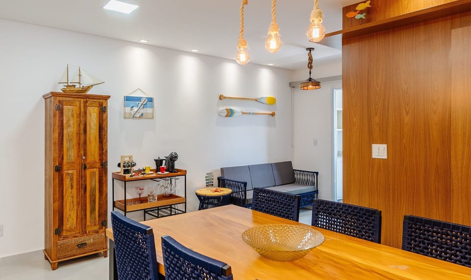 Basic Apartment | Dining