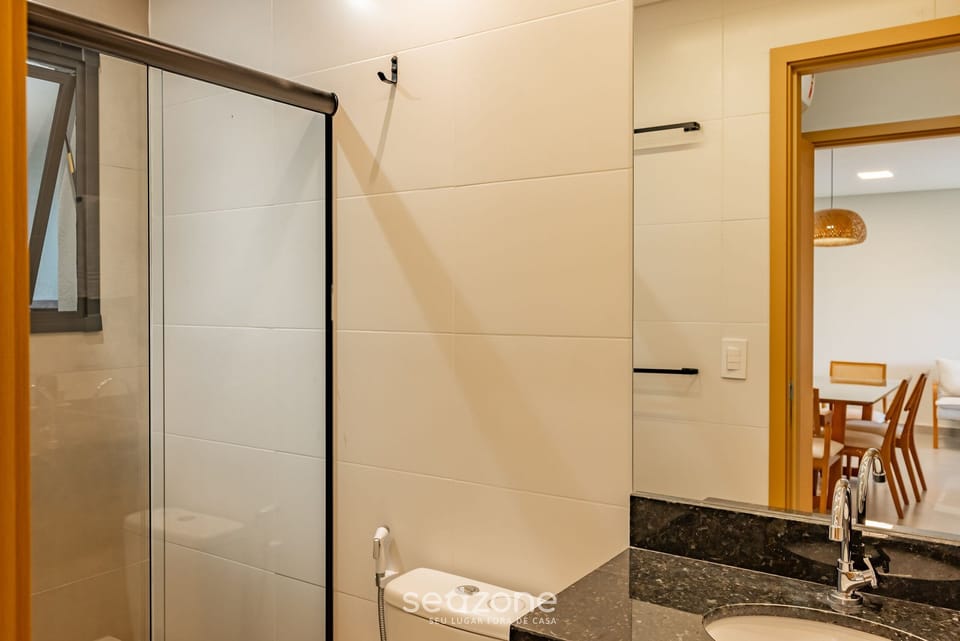Basic Apartment | Bathroom