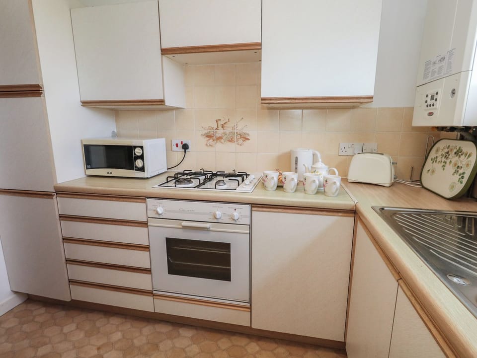 Cookware/dishes/utensils