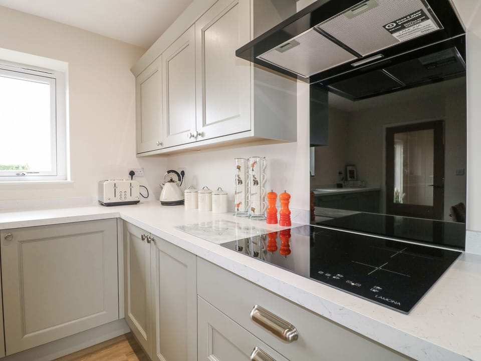 Dishwasher, cookware/dishes/utensils