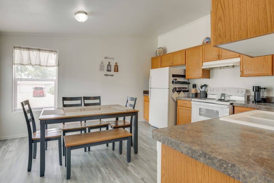 Dining Area | Dishware/Flatware
