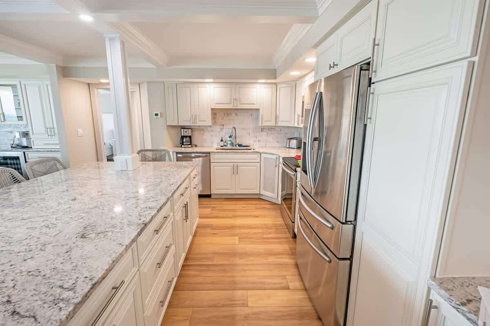 Large Kitchen Area