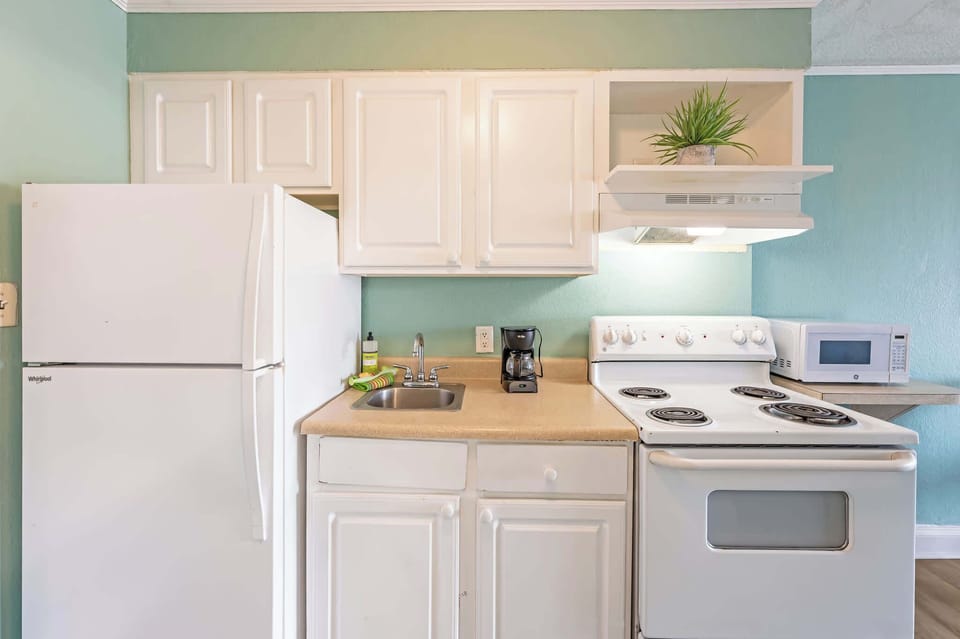 Equipped Kitchen for Your Stay
