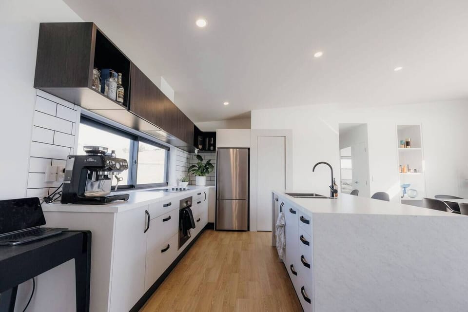 Fully equipped kitchen with coffee machine 