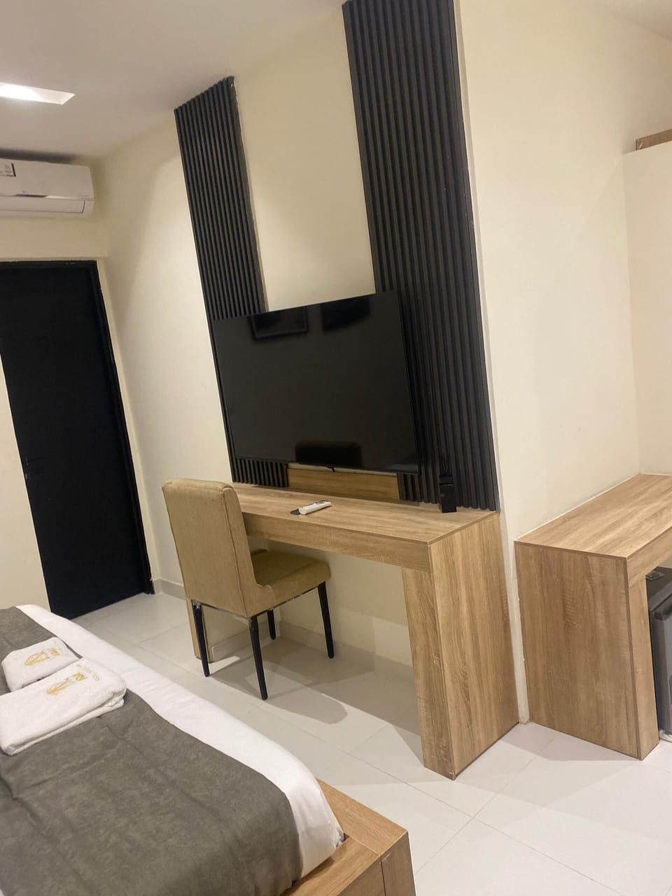 In-room safe, soundproofing, iron/ironing board, free WiFi