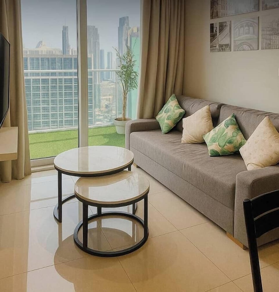 Apartment, City View | Living area