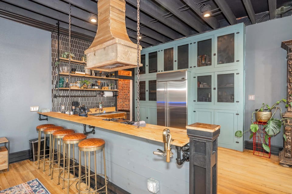 House, Multiple Beds, Kitchen, City View (The Brick Dachshund) | Private kitchen | Fridge, microwave, oven, stovetop