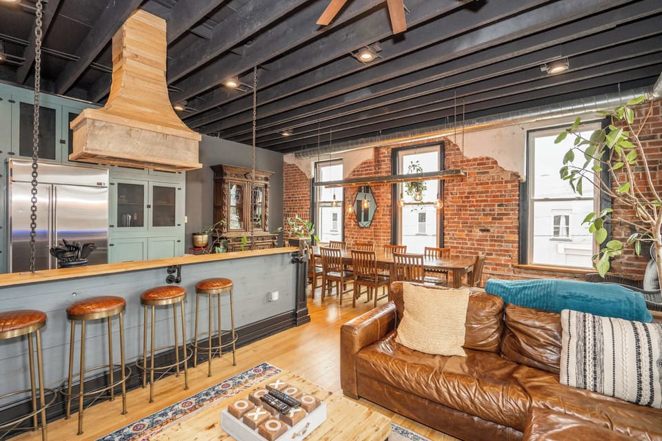 House, Multiple Beds, Kitchen, City View (The Brick Dachshund) | Living area | 42-inch flat-screen TV with digital channels