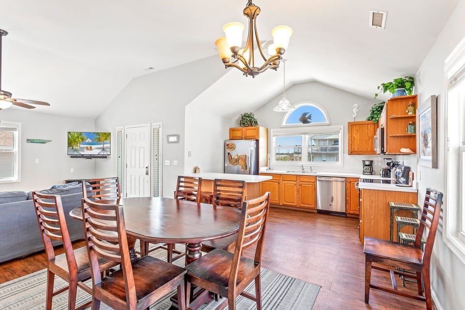 Living Area: Relax in the open-concept living room with plenty of seating for the whole family.