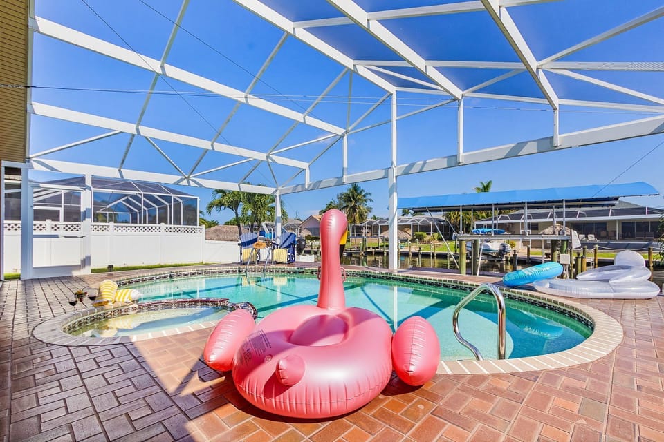 Disclaimer: This home does not have a spa and is an extension of the pool