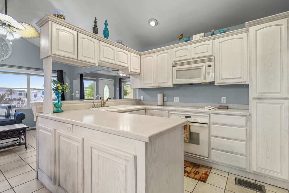 Spread out and cook in the open kitchen