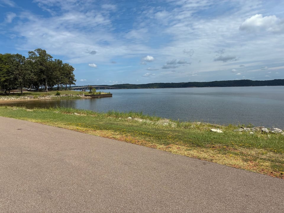 Love to fish?  We are two blocks from Kentucky lake. 5 minutes from Buchanan Res