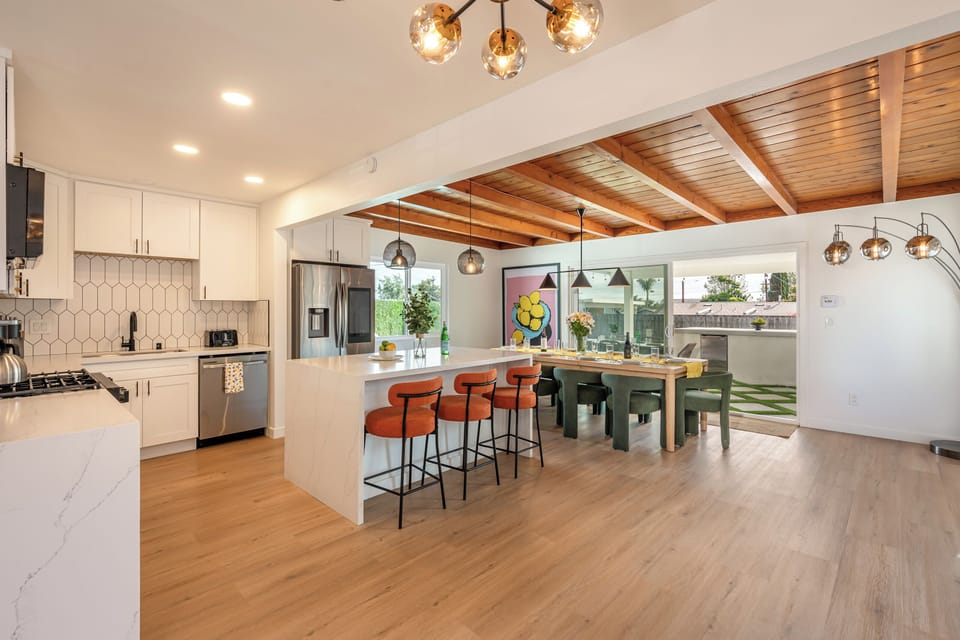 Enjoy coffee & meals in this open, comfy space made for relaxing.