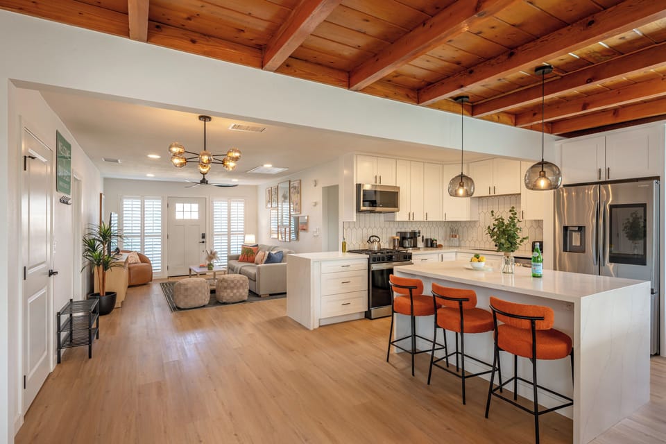 Make memories cooking, laughing & relaxing in a space that feels like home.