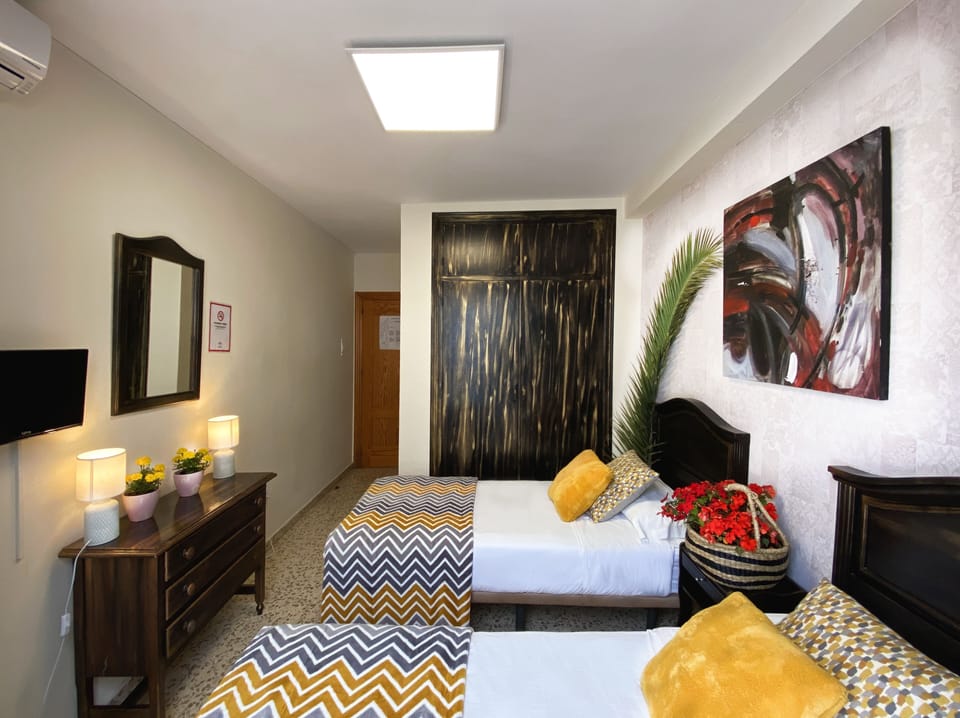 Business Double Room, 2 Twin Beds | Blackout drapes, free WiFi, bed sheets