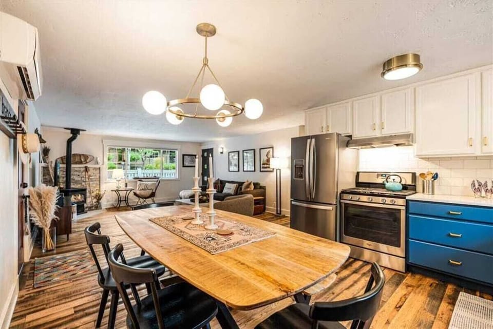 Dining + Kitchen