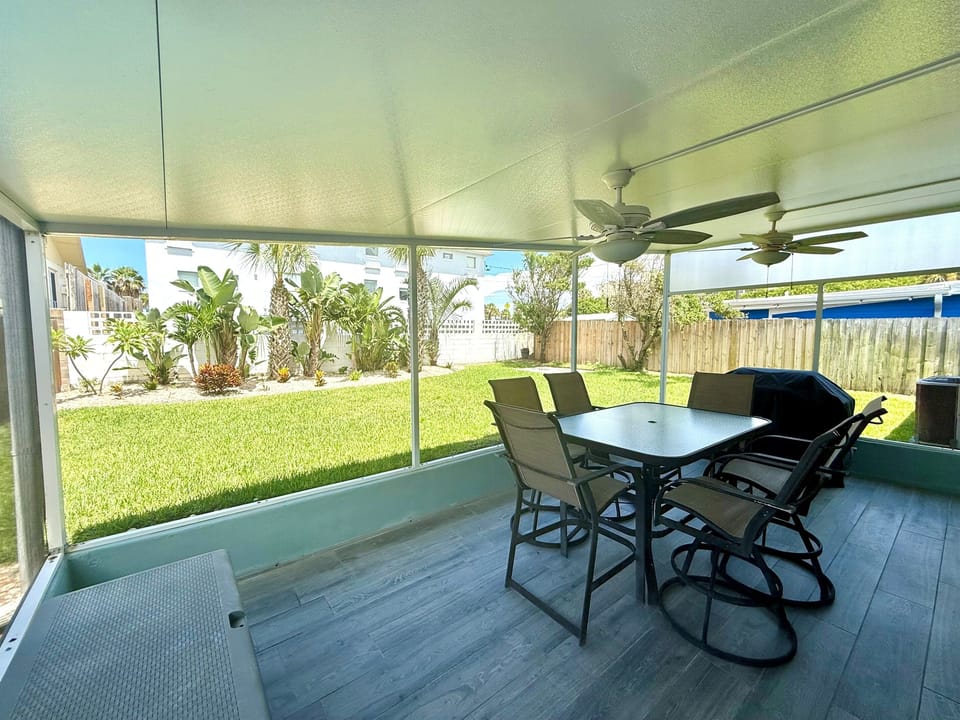 Screened Porch to Enjoy the Outdoors