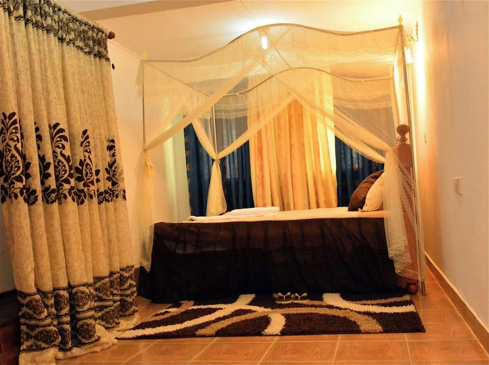 Deluxe Single Room, Pool View | Free WiFi, bed sheets