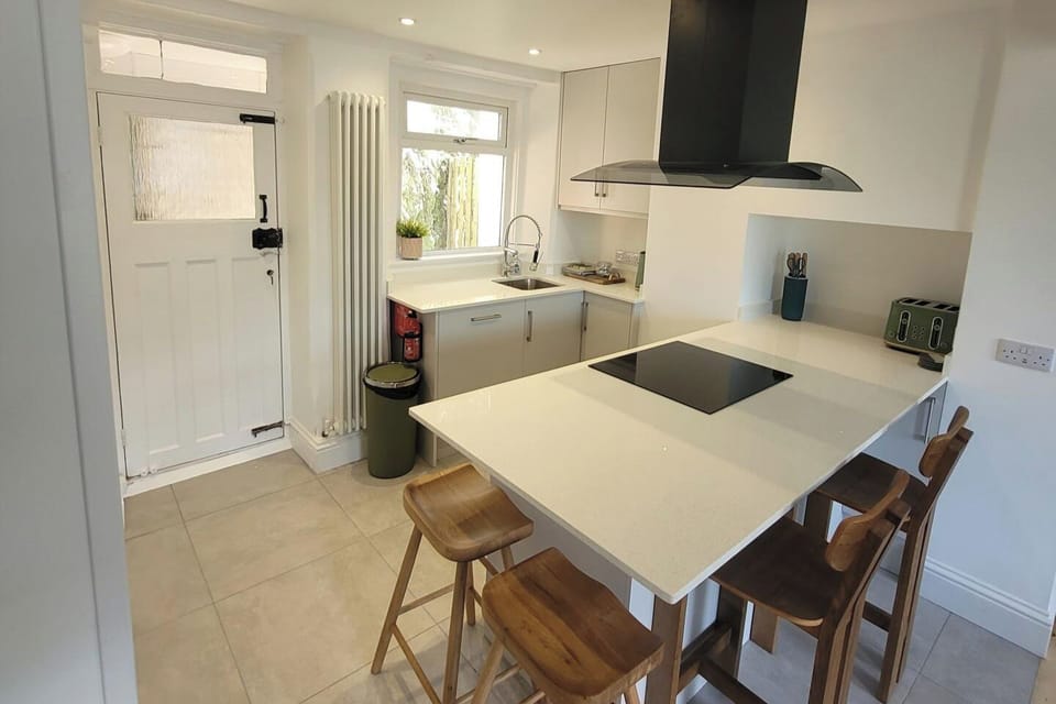 Spacious modern kitchen.